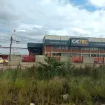 LOTE 001 - PAVILHÃO INDUSTRIAL - TERRENO URBANO, DO TIPO INDUSTRIAL SITUADO NA RS-118 COM UMA ÁREA DE 3.600,00M2 COM A EDIFICAÇÃO DE UM PAVILHÃO DE ALVENARIA COM ESTRUTURA DE CONCRETO PRÉ-MOLDADO COM ÁREA DE 2.085,00M2