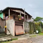 LOTE 003 - UM TERRENO, SITUADO NA ZONA ESPECIAL DE INTERESSE SOCIAL 2 (ZEIS 2), BAIRRO RINCÃO DOS ILHÉUS EM ESTÂNCIA VELHA - RS, COMPOSTO DO LOTE 05 DA QUADRA N DO LOTEAMENTO ALTO DA COLINA,  COM UMA RESIDENCIA DE ALVENARIA COM A ÁREA DE 24,30M2, NA RUA MARIA JULIA TREIN Nº 15.