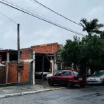 LOTE 006 - UM TERRENO SITUADO NA VILA  MENTZ, CONSTITUÍDO DO LOTE Nº 46 DA QUADRA M, COM A ÁREA DE 324,00M2,  COM UM PRÉDIO DE CONSTRUÇÃO MISTA DE 104,28M2, LOCALIZADO NA RUA UNIÃO SUL AFRICANA, Nº 328