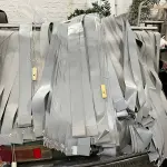LOTE 187 - Persianas usadas e aspirador
