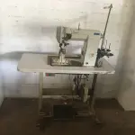 LOTE 004 - 01 Máquina de costura com uma agulha, Motor Eletrônico e Transporte Triplo