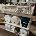 LOTE 186 - Acessórios de banheiro usados