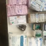 LOTE 009 - Agulhas, Tubos, Seringas, Luvas entre outros