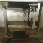 LOTE 004 - 01 Máquina de costura com uma agulha, Motor Eletrônico e Transporte Triplo