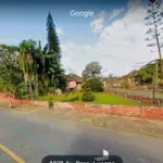 LOTE 002 - Uma casa de alvenaria própria para moradia, com a área construída de 330,17 m², terreno com mais ou menos 2.540,00 m², suas dependências, instalações e demais benfeitorias, situada na Rua Presidente Lucena, nº 4063, Bairro das Rosas, Estância Velha-RS, registrada sob matrícula 22.513