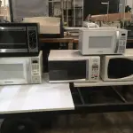 LOTE 016 - Eletro domésticos( Micro ondas e forno elétrico - 07 un )