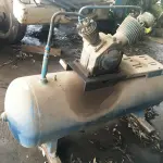 LOTE 053 - COMPRESSOR 30 PÉS