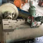 LOTE 052 - COMPRESSOR 30 PÉS