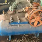 LOTE 051 - COMPRESSOR 30 PÉS