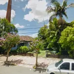 LOTE 009 - Uma casa de construção mista com área de 110,50 m² e o respectivo terreno com área superficial de 1.056,00 m², localizado na Rua Theodomiro Porto da Fonseca, nº 153, Bairro Centro, Estância Velha/RS. Registrado sob matrícula 10.316