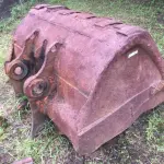 LOTE 088 - CAÇAMBA ESCAVADEIRA FH 200 E CARREGADEIRA VOLVO L120