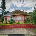 LOTE 002 - Uma casa de alvenaria própria para moradia, com a área construída de 330,17 m², terreno com mais ou menos 2.540,00 m², suas dependências, instalações e demais benfeitorias, situada na Rua Presidente Lucena, nº 4063, Bairro das Rosas, Estância Velha-RS, registrada sob matrícula 22.513