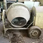 LOTE 032 - BETONEIRA ELÉTRICA 400 L