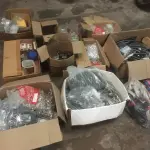 LOTE 051 - Botões, Rebites, Zipers, Fivelas e outros