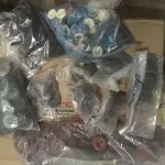 LOTE 051 - Botões, Rebites, Zipers, Fivelas e outros