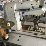LOTE 115 - Máquina de costura