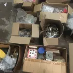 LOTE 051 - Botões, Rebites, Zipers, Fivelas e outros