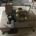 LOTE 123 - Máquina de costura