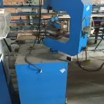LOTE 084 - Máquina de prensar