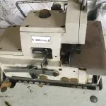LOTE 123 - Máquina de costura