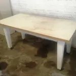 LOTE 037 - Mesa de madeira