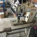 LOTE 115 - Máquina de costura