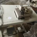 LOTE 123 - Máquina de costura