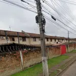 LOTE 002 - Sobrado Residencial nº 111 do Residencial Cidade Jardim, com área real privativa de 43,4710m², constituído de sala de estar, cozinha e banho no pavimento inferior, e circulação e 02(dois) dormitórios no pavimento superior, com uma área de terreno de 5,95m² de utilização exclusiva, situado na Rua Capitão Armínio Bier, nº 475, esquina com a Avenida Tomaz Edison, Bairro Vicentina, São Leopoldo/RS. Registrado sob matrícula 66.357