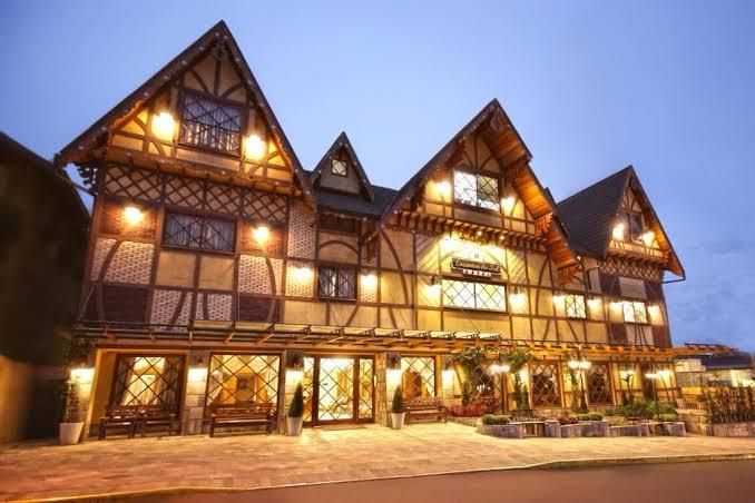 LEILÃO DE HOTEL EM GRAMADO, COM 78 APARTAMENTOS